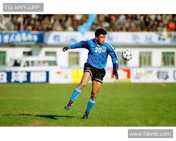 大连足球明星金斯的辉煌历程与未来展望分析