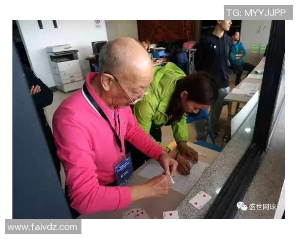 武汉网球队在大师赛中的团队协作展现出色值得赞赏与学习